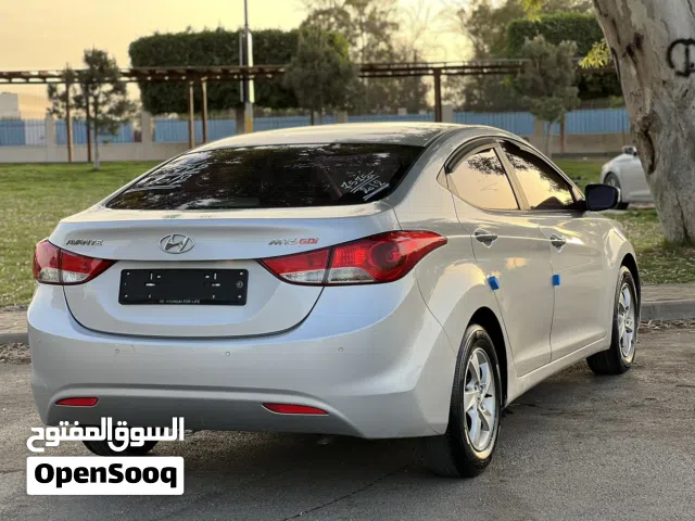 2012 Hyundai Elantra Standard
