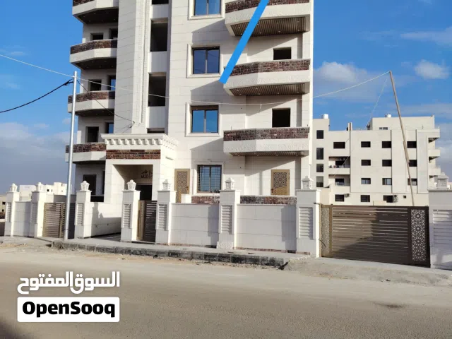 شقة ذو اطلاله مميزه 165م ثالث فني للبيع على دوار الثقافة خلف مخابز قاسيون وبن العميد