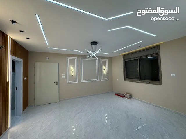 شقة للبيع في رام الله مع حديقة ومدخل خاص