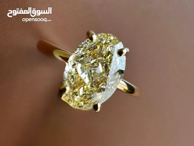 كراون لايت – خاتم ألماسة صفراء فاخرة (قطعة واحدة فقط)