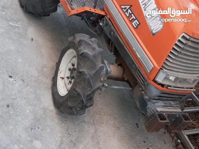 تراكتور كبوتا موديل 2015 للبيع بحاله جيده  بالصلاه على النبي ولا بحاجة شي