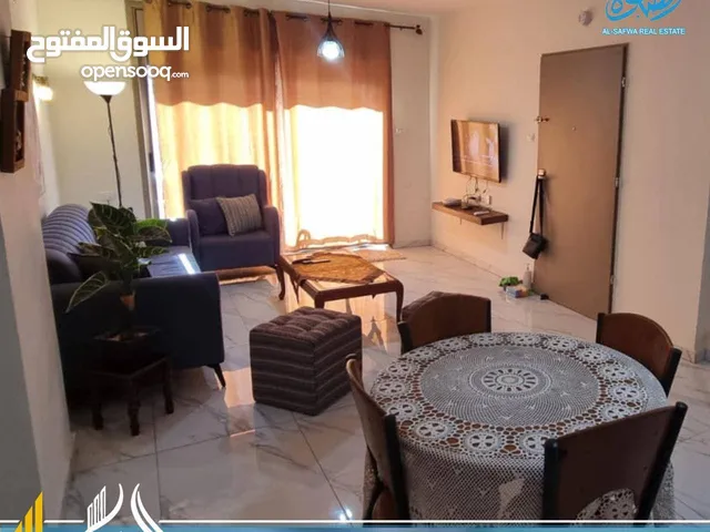 شقه مميزة وهادئه مريحه للسكن عين منجد قرب مركز الشرطه