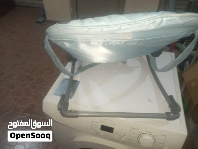 يوجد عدد من عربات الأطفال ومشايات والجالوسيات بحالة ممتازة ونظيف