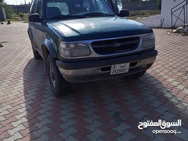 Ford Explorer 2003 in Tripoli