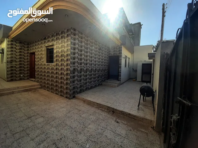 165 m2 5 Bedrooms Townhouse for Sale in Tripoli Ain Zara