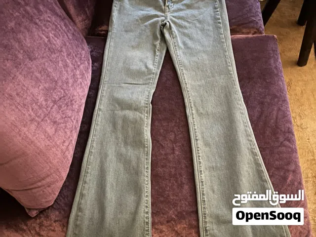 بنطلون جينز ازرق ،من موقع شي ان جديد مش ملبوس ولا مرة ،من فوق ضيق من تحت واسع موديل سمكة ،قياس سمول