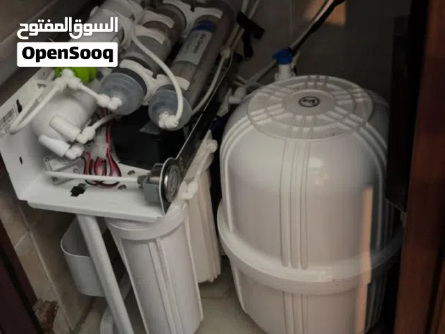فلتر مياه ماجيك الأصلي مستعمل و خزائن مطبخ علويه بحاله ممتازه جدا