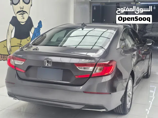 2020 هوندا اكورد LX