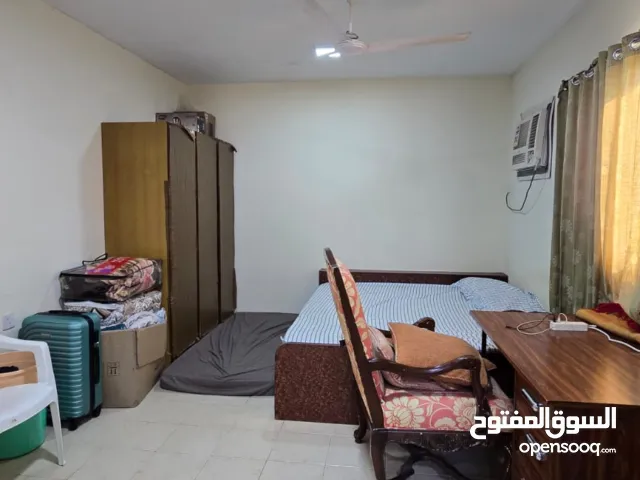 للايجار استديو في قلالي شامل الكهرباء والماء