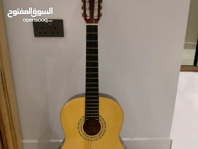 جيتار فالنتينو عام 2020 غير مستعمل مع حقيبة