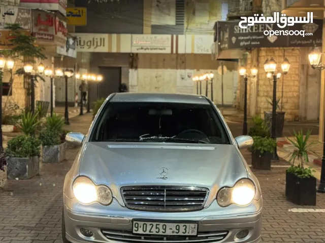 للبيع او البدل مرسيدس c220 اصل عمومي موديل 2006 بحالة ممتازه السعر 30 الف