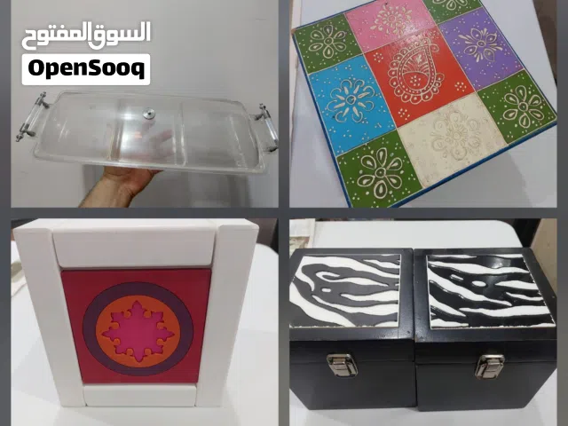 مجموعة تحف ومقتنيات والتفاصيل في الوصف