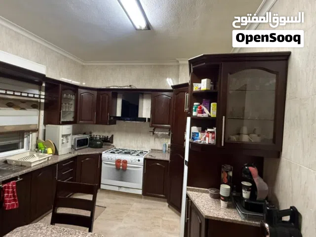 مطبخ خشب بلوط مستعمل بحالة جيدة جدا