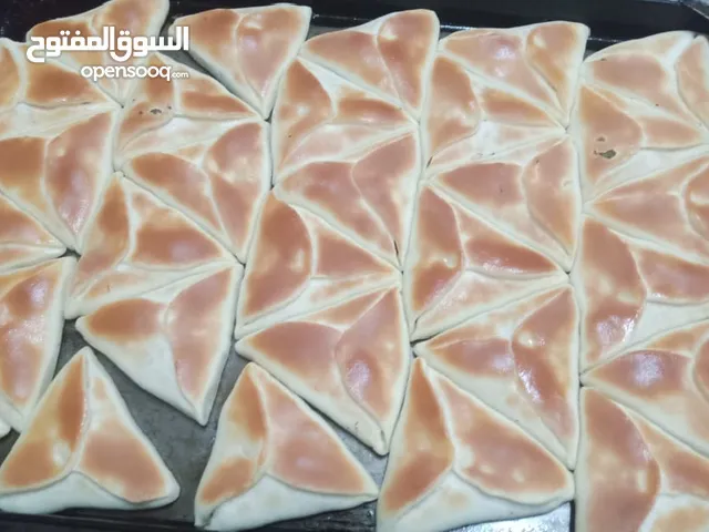 معجنات جاهزة. بجميع انواعها وكل شيء يتعلق بالاحتفلات وأعياد الميلاد والعزائم سعر خاص حرق السوق