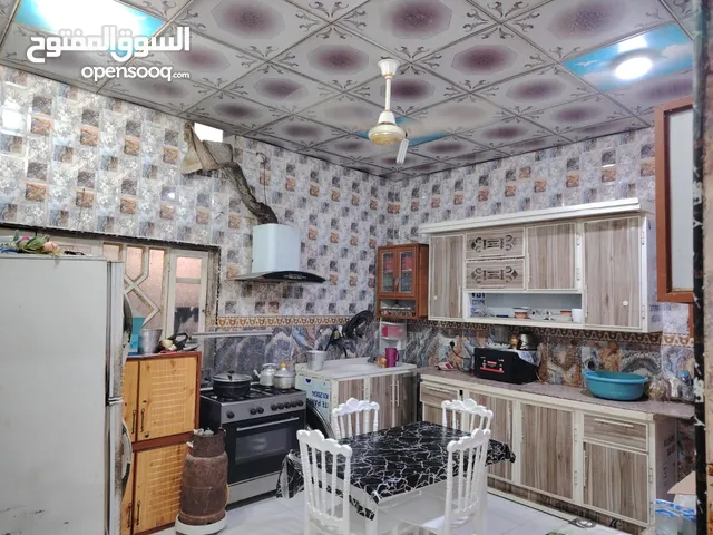 140 m2 5 Bedrooms Townhouse for Sale in Basra Abu Al-Khaseeb