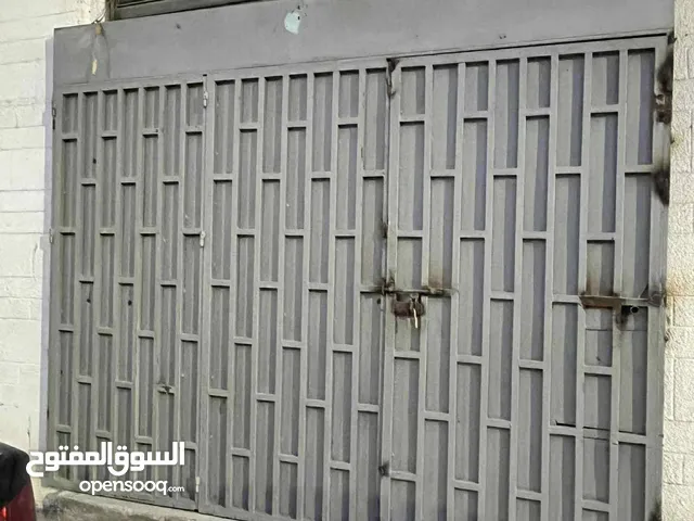 باب محل حديد ثقيل للبيع  او البدل على خرفان حليب رضايع