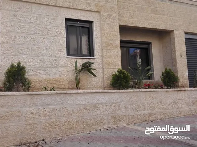 160 m2 3 Bedrooms Apartments for Sale in Ramallah and Al-Bireh Al Irsal St.