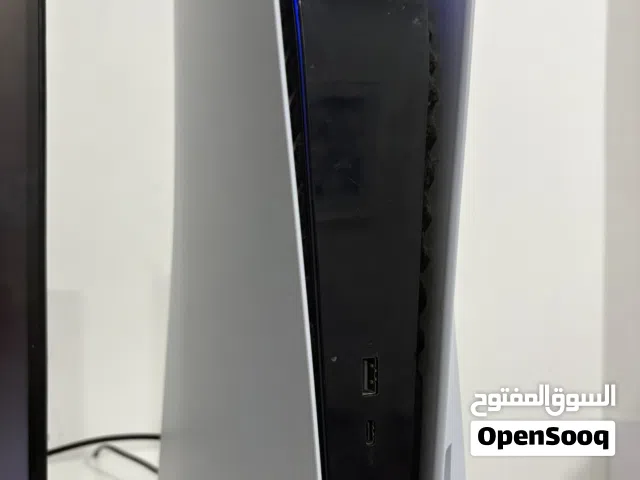 Ps5 with a  hard disk and a بليستيشن  نظيفة وما تبطلت من قبل مع هاردسك