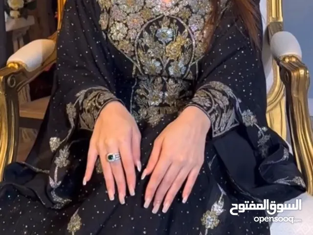مخاوير واقمشة بنت علي