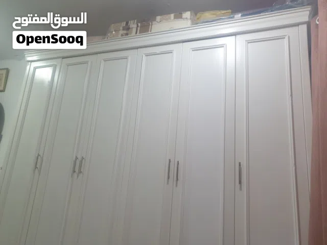 this cobet is used but in good condition and its 3 meter .6 door