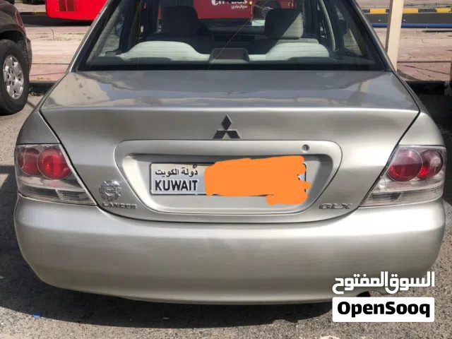 2011 ميتسوبيشي لانسر Standard