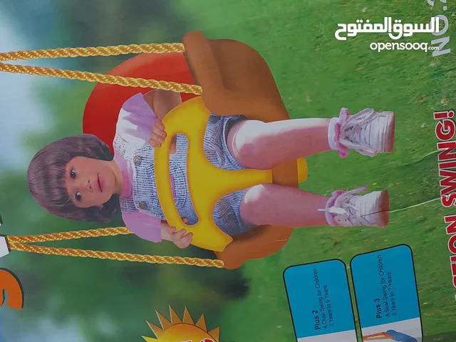 مرجيحة اطفال بيتية بحالة جديدة ذات مقعد واحبال ومسورة