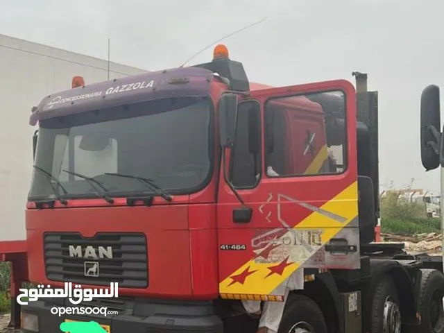 Tractor Unit Man 2001 in Dhofar