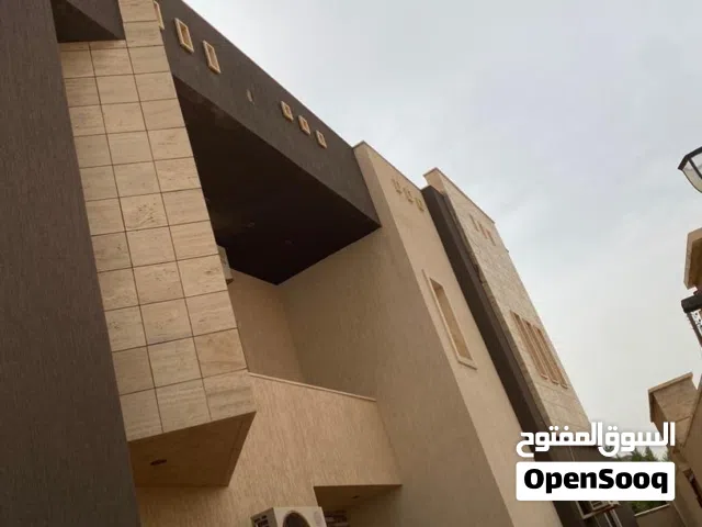 منزل دورين خليجي للبيع منطقة سوق الجمعة السبعة طريق 2000 .