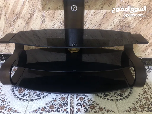 ميز تلفزيون مستعمل نظيف