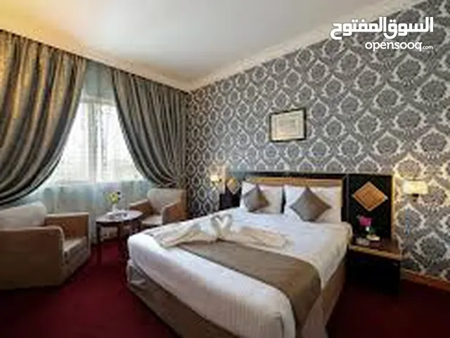 فندق للبيع