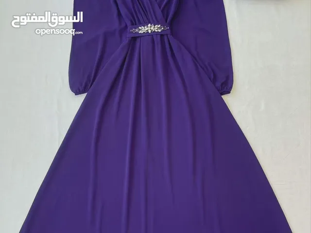 فستان حفلات طول كامل +حزام مرصع بالكرستال