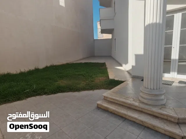 مبنى ارضي للايجار في موقف ممبز