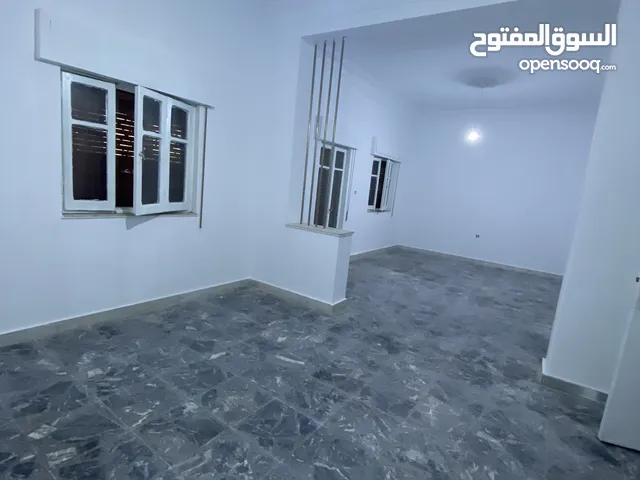 500 m2 More than 6 bedrooms Townhouse for Rent in Tripoli Al-Seyaheyya