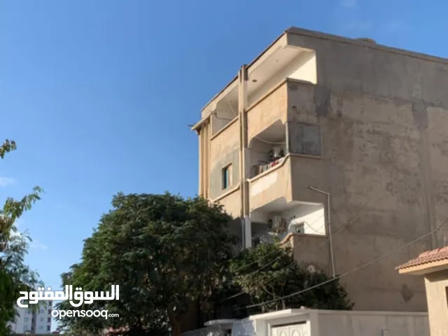 عماره من أربعة شقق بجانب كافي لاتي