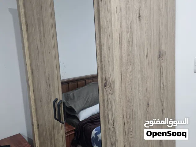 دولاب اتين دلفة بحالة ممتازة استخدام بسيط