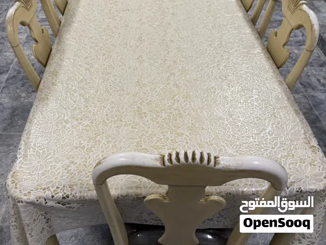 للبيع طاولة طعام كبيرة لعدد 6 اشخاص