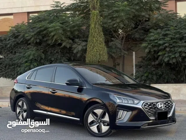 2022 هيونداي ايونيك Standard