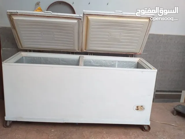 فريزر بحالة ممتازة يصلح للمحلات التجارية
