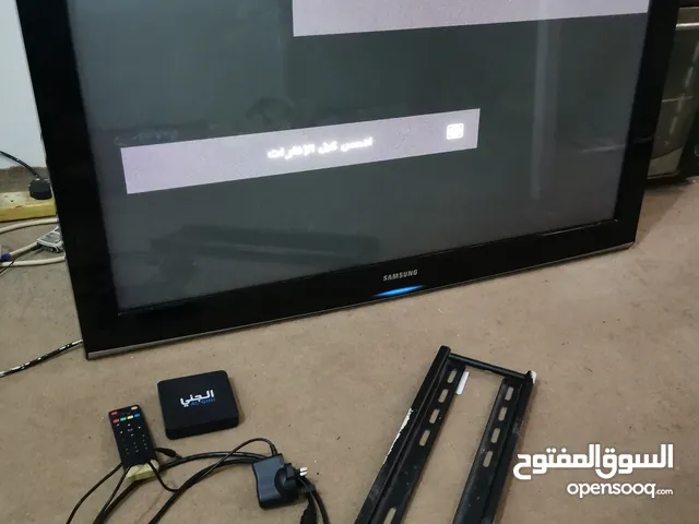 شاشة سامسونج 46 بوصه عالية الوضوح مفيش فيها أي عيوب شاشه lcdوليست سمارت صوت ستريوومعاهم ريسيفر الجني