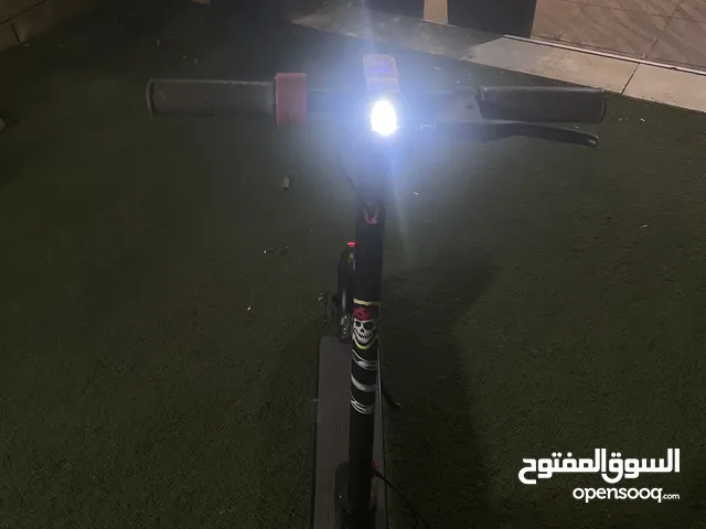 سكوتر شاومي كهربائي يقطع مسافة 15 كيلو