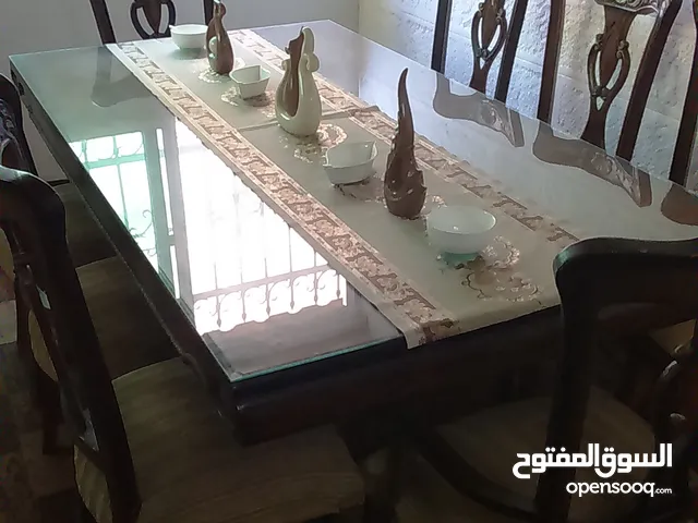 طقم سفرة مع بيرو بحالة ممتازة للبيع