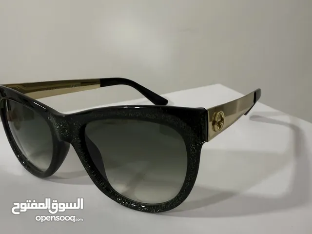 نظارة قوتشي بحالة ممتازة اصلية 100٪ gucci perfect condition sunglasses