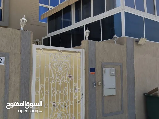 فيلا ايجار سنوي في منطقه زاهيه