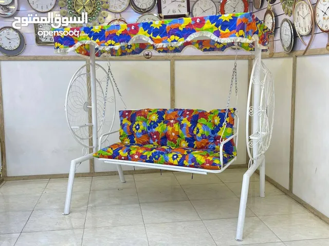 مرجوحات ب أشكال وألوان مختلفة