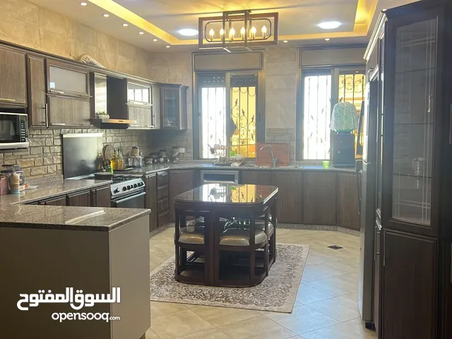 مطبخ ملوكي فخم للبيع