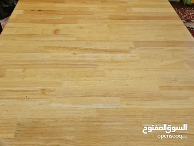 طاولة طعام فاخرة !! مستعملة بحالة ممتازة، قابلة للتوسيع – تصميم أنيق وجودة عالية