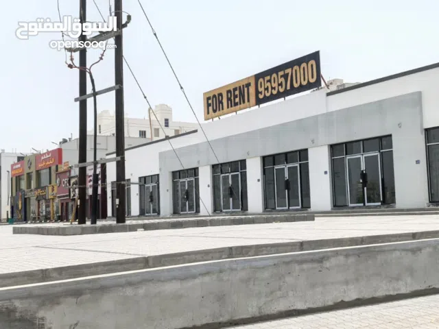 محل للإيجار خط أول شارع نيستو المعبيلة - 92متر مربع