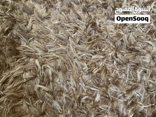 موكيت شاقي عدد 2 للبيع مقاس الأولى (4*4) والثانية (3.20*4)،السعر 40 دينار الهم الثنتين وقابل للتفاوض