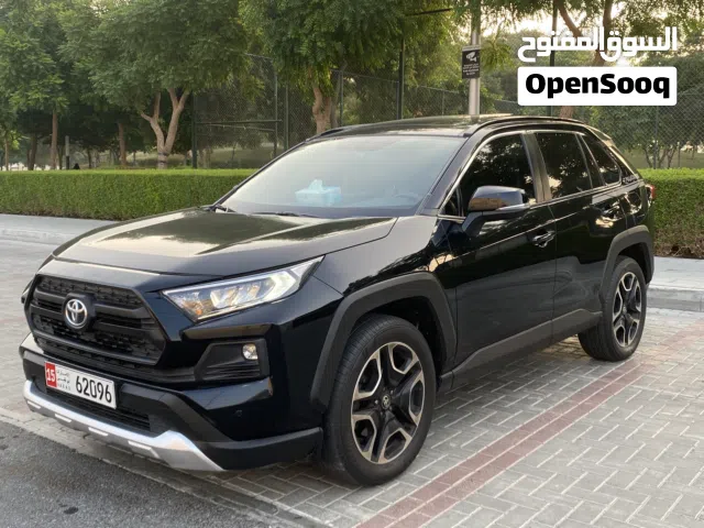 تويوتا راف فور 2021 خليجي الفطيم 4WD فل الفل ادفنجر 1/1 جديدة جداً بحالة الوكالة