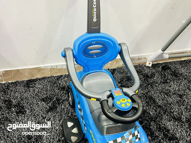 سيارة أطفال